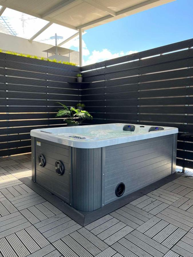 Loft Spa Greece - Enjoy Our Jacuzzi Каламата Екстер'єр фото