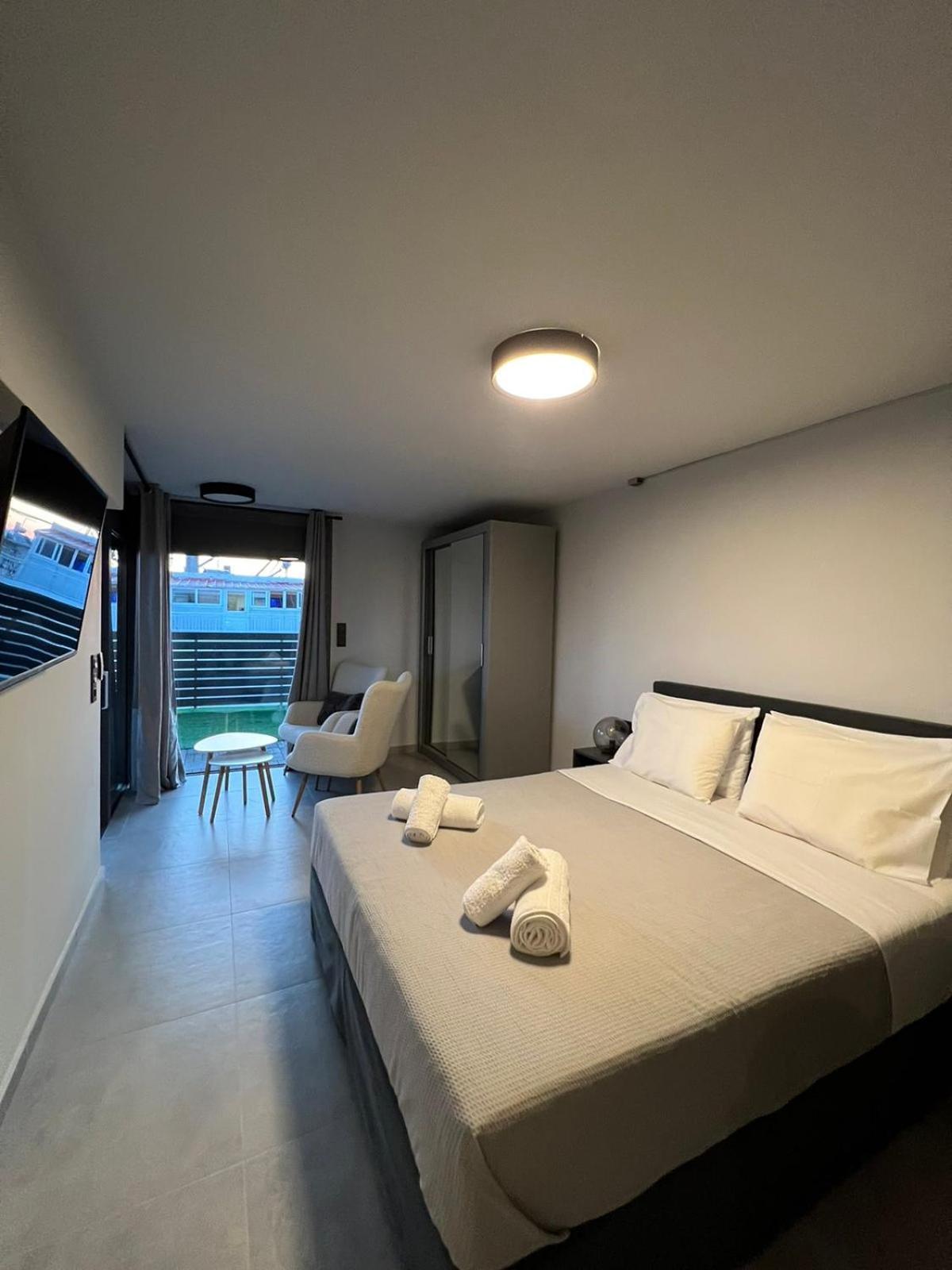 Loft Spa Greece - Enjoy Our Jacuzzi Каламата Екстер'єр фото