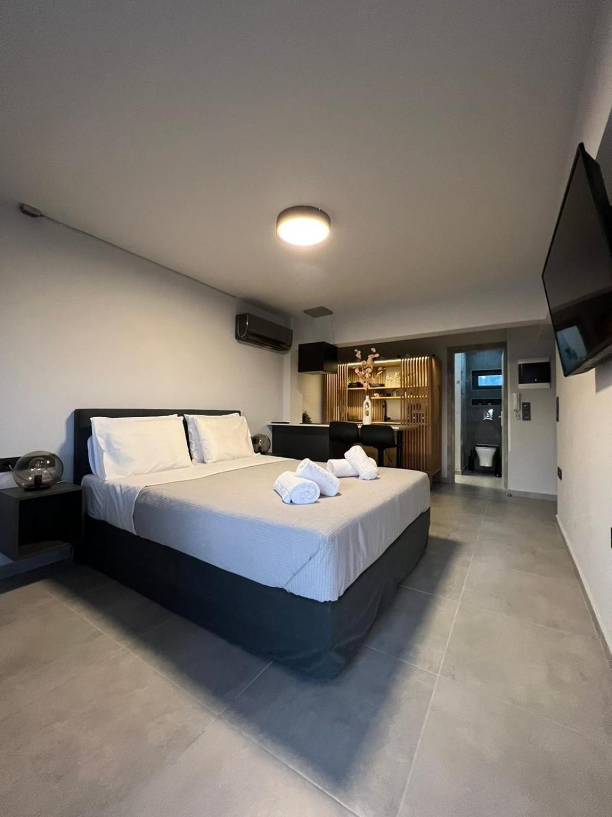 Loft Spa Greece - Enjoy Our Jacuzzi Каламата Екстер'єр фото